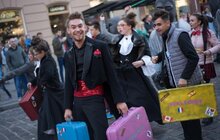 Фото 11: Карнавальною ходою у Львові розпочався «Золотий Лев на вулиці – 2017»