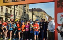 Фото 24: Мер Львова привітав учасників «Run the World. Львівський напівмарафон»