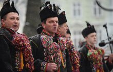 Фото 12: Колядники з Верховини у Львові показали справжні традиції, що живуть і зберігаються сотні років поміж Карпатськими горами
