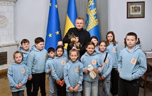 Фото 1: У Львові завершився табір для дітей загиблих та зниклих безвісти військових: учасники познайомились з мером Львова та головним котом міста