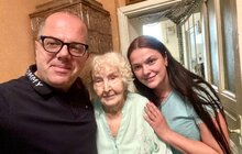 Фото 8: Людина, яка приносить свято: Іван Фасольник вже 18 років вітає столітніх львів’ян з їх днем народження