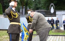 Фото 6: Учасники ІХ Всеукраїнського форуму місцевого самоврядування у Львові вшанували пам’ять полеглих захисників України