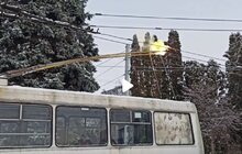 Фото 6: Аварійні служби Львівелектротрансу працюють над відновленням тролейбусного руху