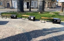 Фото 1: Відпочити й зарядити гаджети: у Львові з’явилися лавки з сонячними батареями — де їх знайти?