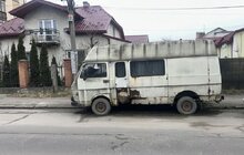 Фото 1: Ще 29 занедбаних автівок у Львові перемістять на арештмайданчик