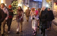 Фото 3: У Львові провели першу різдвяну екскурсію з пампухами, колядою і історіями про святкування 100 років тому (відео)
