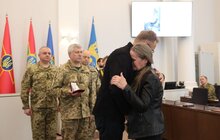 Фото 13: У мерії Львова 25 львів’ян посмертно нагородили «Почесним знаком Святого Юрія» за оборону Незалежності України (фото)