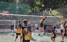 Фото 16: У Львові відкрили волейбольно-баскетбольний майданчик, який профінансували іноземні благодійники (відео)