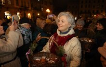 Фото 3: На площі Ринок відкрили міську різдвяну шопку (фото/відео)
