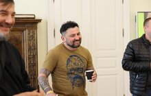Фото 3: Гурт KOZAK SYSTEM виступив у центрі НЕЗЛАМНІ та завітав до Ратуші