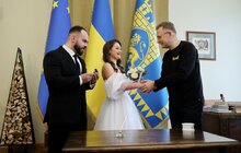 Фото 10: Військовий одружився у львівській Ратуші (відео)