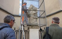 Фото 9: Що з Нептуном? У Львові перевіряють скульптури, які на початку повномасштабної війни захистили від вибухів (відео)