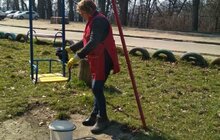 Фото 35: На території Львова проводять миття і дезінфекцію дитячих майданчиків