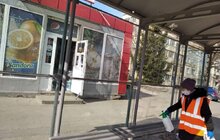 Фото 90: Комунальні служби дезінфікують місто: миють вулиці, тротуари, зупинки транспорту, сходові клітки будинків