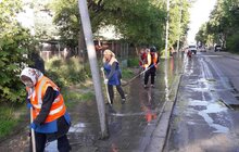 Фото 22: Комунальні служби продовжують миття міста