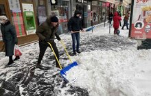 Фото 21: Працівники Львівської мерії долучились до прибирання міста від снігу