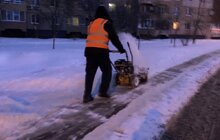 Фото 31: Для посипання доріг від ожеледиці минулої доби використано 527 м3 піскосуміші та 186 м3 солі