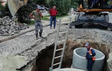 Фото 3: На вул. Героїв Майдану, 5а ремонтують колектор