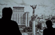 Фото 4: На 85-річчі Ярослава Кендзьора, співавтора фільму про прийняття Конституції, Львів передав 20 млн грн для 24-ї бригади