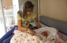 Фото 8: У Центрі «Незламні матусі» оселилась нова мешканка: новонароджена дівчинка Даринка