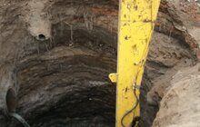 Фото 1: На вул. Винниченка розпочалися першочергові протиаварійні роботи на каналізаційному колекторі