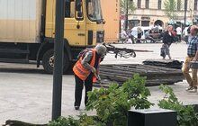 Фото 11: «До прибирання міста було задіяно сьогодні 1694 працівники комунальних підприємств і 72 одиниці техніки», - І. Маруняк