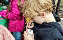 Фото 3: У Львові діти виготовляють окопні свічки на передову