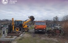 Фото 3: На кладовищі у Дублянах міські служби ліквідували стихійне сміттєзвалище