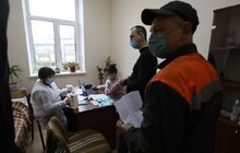 Фото 10: У Львові продовжують вакцинувати людей, які забезпечують роботу міста