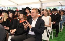 Фото 9: Мер Львова привітав випускників УКУ