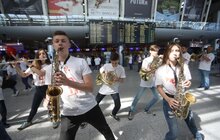 Фото 12: У межах Leopolis Jazz Fest у львівському аеропорту відбувся музичний флеш-моб