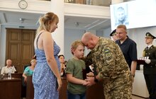 Фото 5: До Дня Конституції у Львові 35 військових посмертно нагородили «Почесним знаком святого Юрія» (фото)