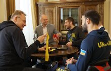 Фото 4: Мер Львова зустрівся з паралімпійським чемпіоном та призерами Ігор Нескорених