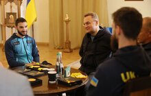Фото 7: Мер Львова зустрівся з паралімпійським чемпіоном та призерами Ігор Нескорених