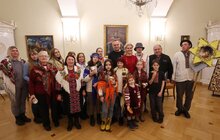 Фото 13: Вертеп з переселенців: у Львові мешканці модульного містечка організували справжнє дійство (відео)