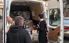 Фото 1: Завтра зі Львова на Схід вирушить авто із продуктами, медикаментами та одягом