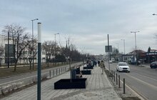 Фото 2: На вул. Чернівецькій встановили захисні огородження для дерев за прикладом Вільнюса