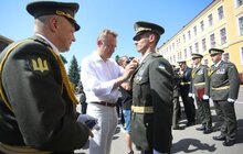 Фото 20: Вітаючи випускників Академії сухопутних військ, Андрій Садовий запропонував вже впровадити стандарти НАТО в Україні