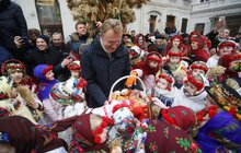 Фото 24: У переддень Різдва у Львові встановили Різдвяного Дідуха