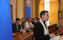 Фото 1: Для дітей з вадами слуху організували відпочинок на морі