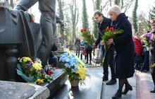 Фото 4: На Личаківському кладовищі у Львові вшанували пам’ять Володимира Івасюка