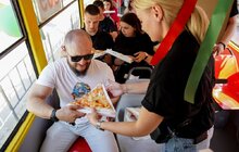 Фото 15: У Львові курсує екскурсійний трамвай, який допомагає збирати гроші на дитячу реабілітацію (відео)