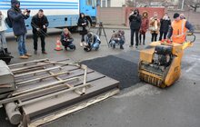 Фото 5: У Львові протягом двох днів випробовують чеську технологію ремонту дорожнього покриття (ямкового ремонту) із застосуванням інфра-термо-червоних пальників