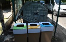 Фото 6: Всі контейнерні майданчики Львова ознакують наліпками з роздільним сортуванням відходів