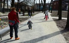 Фото 2: На вул. Хмельницького, 156 облаштовують сквер і встановлять дитячий майданчик