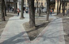 Фото 8: На вул. Хмельницького, 156 облаштовують сквер і встановлять дитячий майданчик