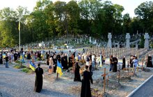 Фото 11: «Людина, яка має у серці любов, здатна на героїзм, насправді не вмирає», - Блаженніший Святослав під час молитви на Личакові