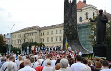 Фото 12: У День Незалежності «Дударик» виконав в центрі Львова акафіст