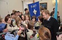 Фото 7: Львову урочисто передали Вифлеємський Вогонь Миру