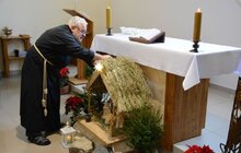 Фото 3: У «Домі милосердя» братів альбертинців організували різдвяну трапезу для бездомних